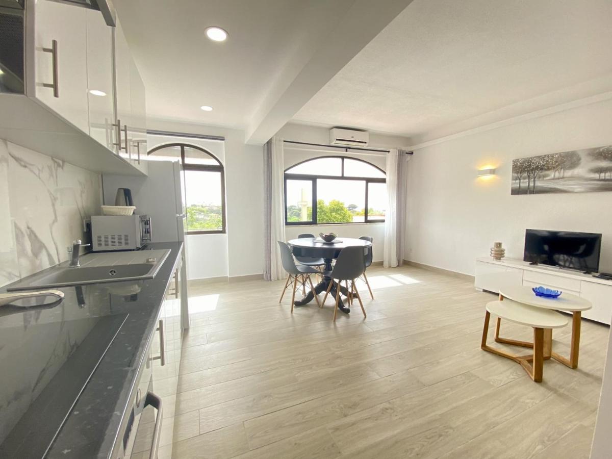 6 By Homing Apartment