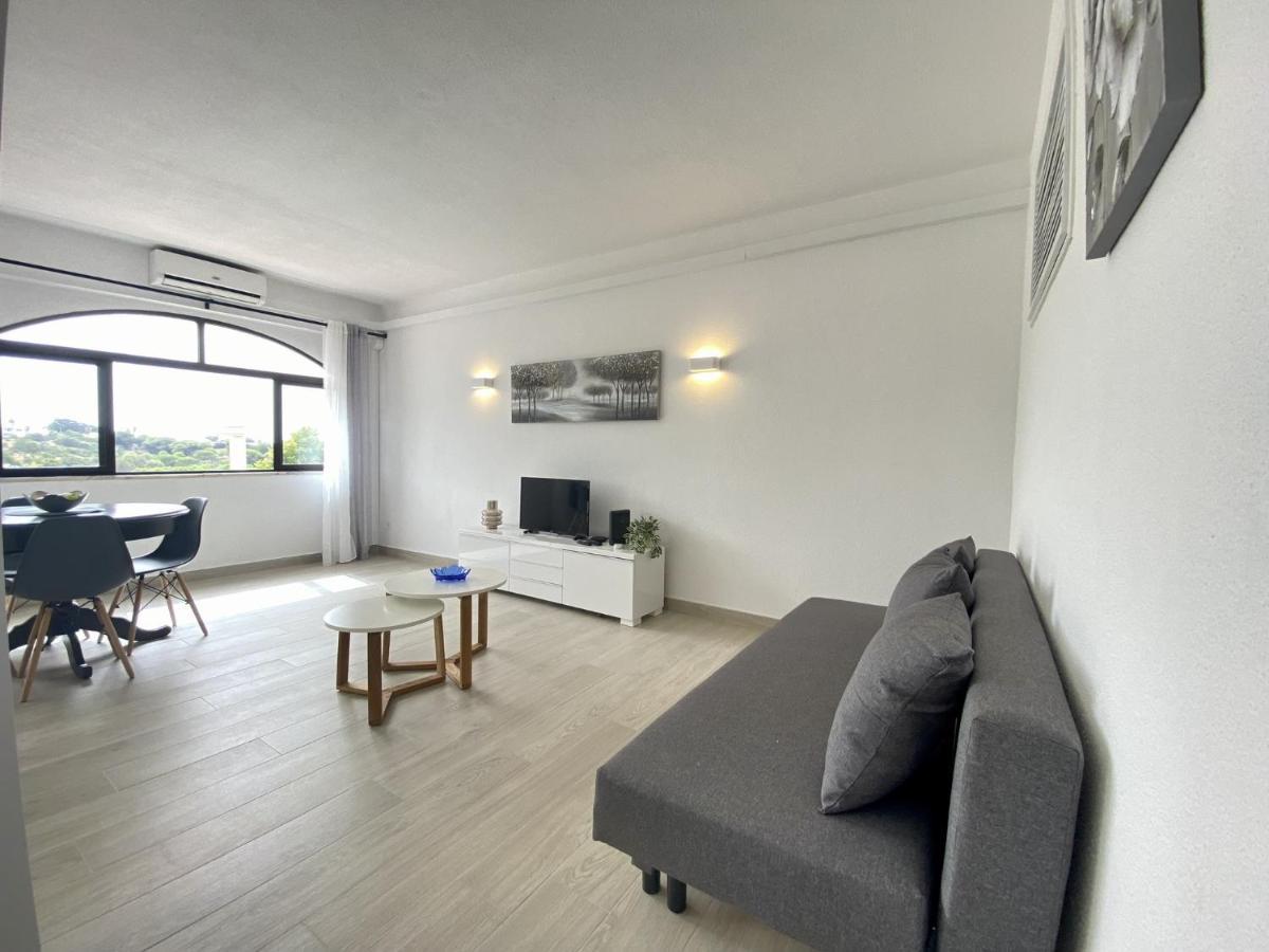 6 By Homing Apartment